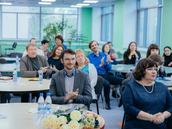 Институт исследований. АГУ Факультет соц коммуникаций. АГУ Астрахань Факультет социальных коммуникаций. Астрахань университет учитель. Центр социологии образования.